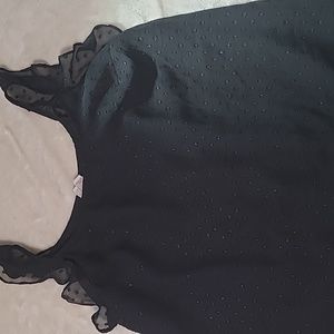 Women's dainty S black top